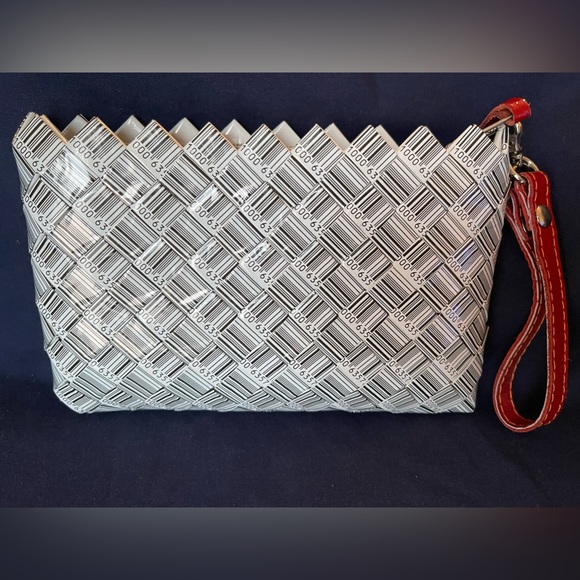 Nahui Olin Wrapper Wristlet NWOT - Picture 2 of 6